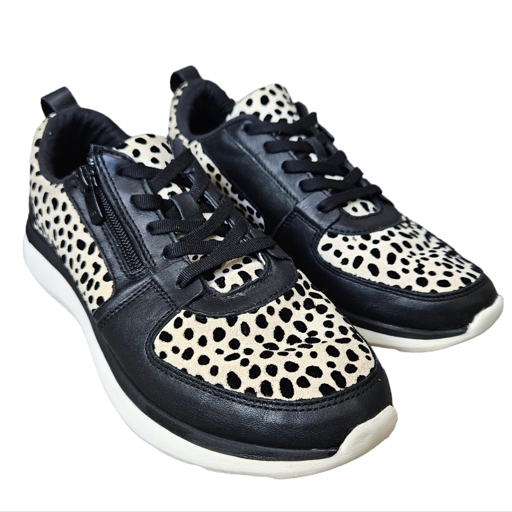 Vionic Remi Sneakers in Black Spot